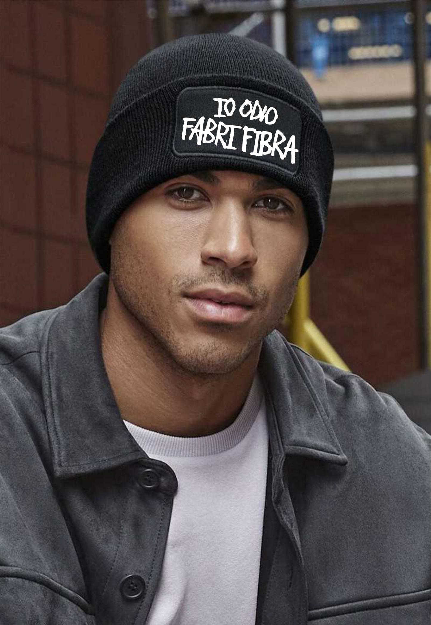 Cappellino invernale in maglia con stampa io odio fabri fibra