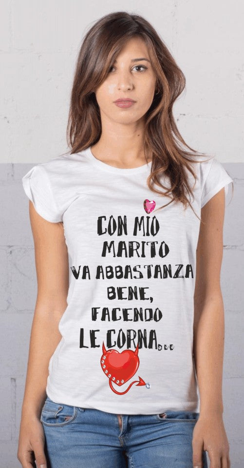 MAGLIETTE FIAMMATE DA DONNA CON MANICHE ARRICCIATE E MODELLO CLASSICO