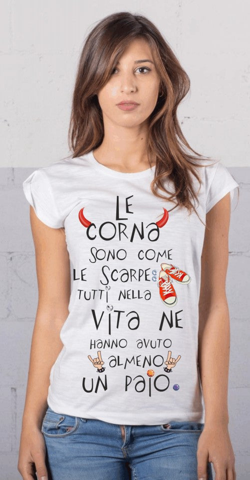 MAGLIETTE FIAMMATE DA DONNA CON MANICHE ARRICCIATE E MODELLO CLASSICO